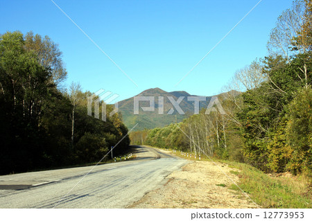 Blue tops of mountains Blue tops of mountains 12773953