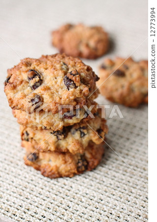 Oatmeal Cookie (Vertical) 12773994