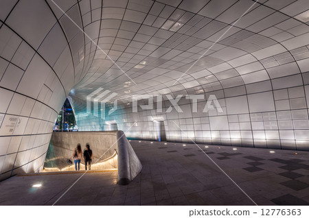 Dongdaemun Design Plaza 12776363