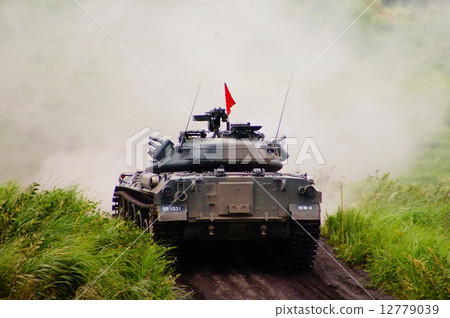 74坦克74 TK（第2代主坦克）2014富士一般火災演習 12779039