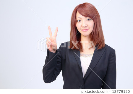 辦公室女士指著西裝(2) 辦公室女士指著西裝(2) 12779130