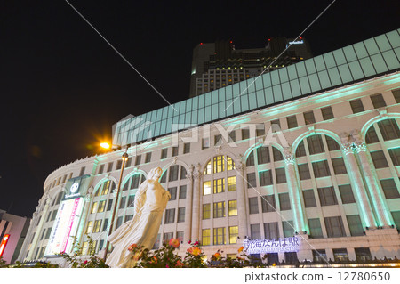 Statue in front of Nanba station Statue in front of Nanba station 12780650