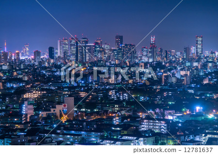 Night view of Shinjuku secondary city center 12781637