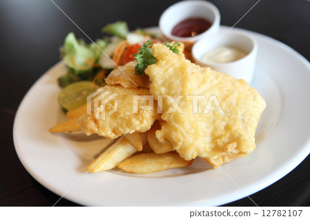 Fish and chips 12782107