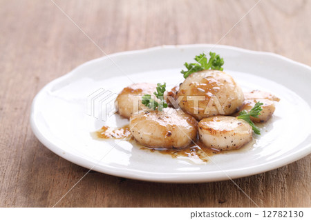 seared scallops 12782130