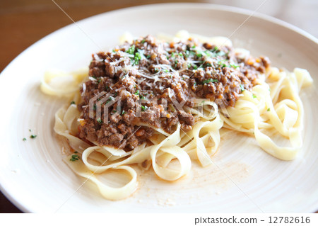 Spaghetti fettucine bolognese Spaghetti fettucine bolognese 12782616