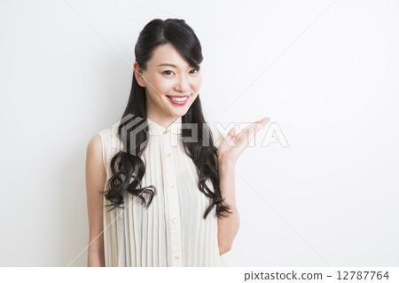 Portrait young lady Portrait young lady 12787764
