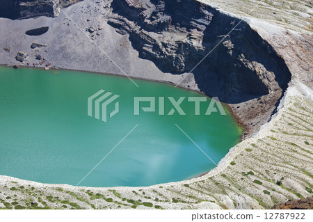 Zao 's shuttle 4 12787922