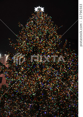 Rockefeller Center's Christmas tree Rockefeller Center's Christmas tree 12790383