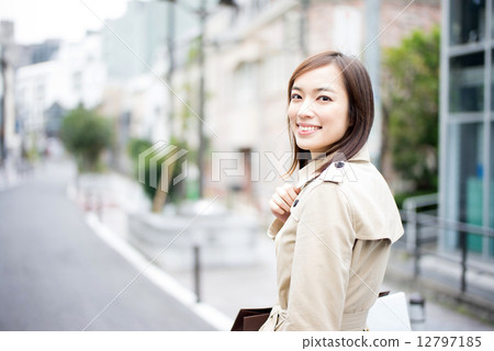 Woman shopping 12797185