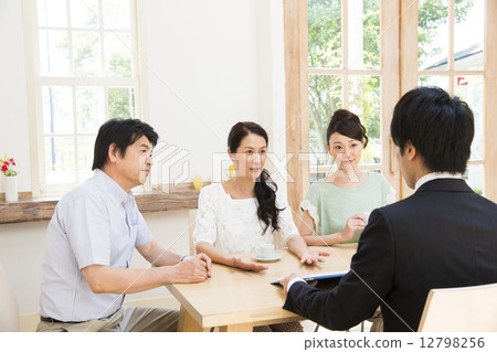 Family and sales people 12798256