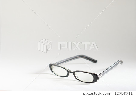 與廣告空間的黑眼鏡玻璃 12798711