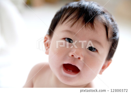Smiling baby 12800372