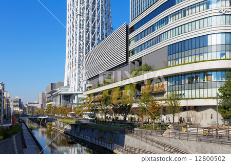 有藍天傳播的東京天空樹鎮和東京Solamachi 有藍天傳播的東京天空樹鎮和東京Solamachi 12800502