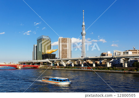 Pilgrimage boat of Sumida River spreading blue sky · kingfisher and Tokyo sky tree 12800505