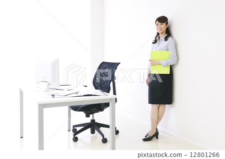 Business woman 12801266