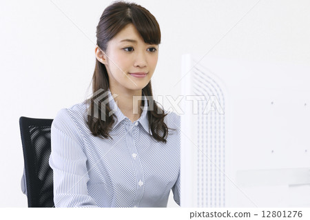 Business woman 12801276