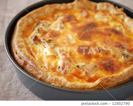 Chicken and cumin's quiche baked (lateral position) 12802790