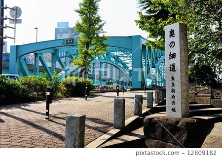 漫步在東京的千住地區 12809182