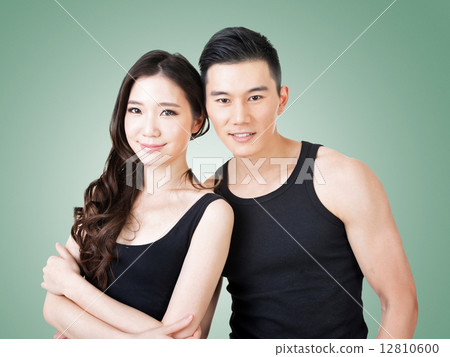 Young Asian sport couple 12810600
