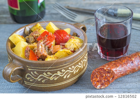 Spanish stew with chorizo sausage Spanish stew with chorizo sausage 12816502