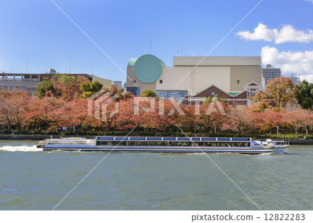 去秋天的大川的水上巴士 去秋天的大川的水上巴士 12822283