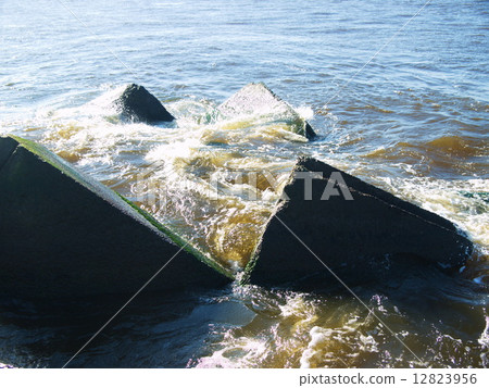 Clear sea water and the big stones Clear sea water and the big stones 12823956