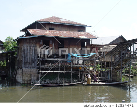Village on the shore (Inle Lake / Myanmar) Village on the shore (Inle Lake / Myanmar) 12824471