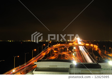 Night view of Tokyo Bay Aqua Line 12825095