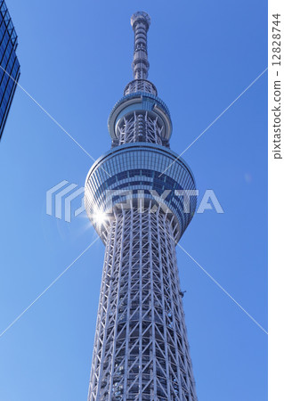 The Tokyo Sky Tree and the East Tower where the blue sky spreads The Tokyo Sky Tree and the East Tower where the blue sky spreads 12828744