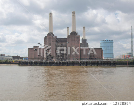 Battersea Powerstation London 12828894