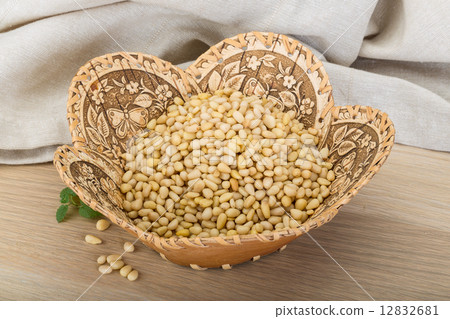Cedar nut 12832681