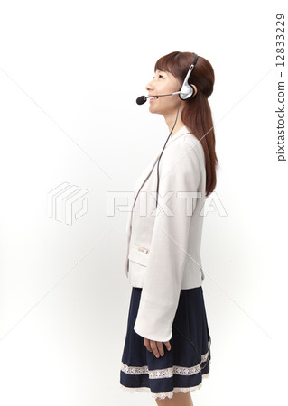 女性電話接線員 12833229