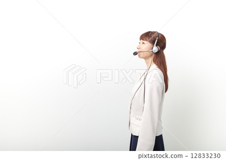 女性電話接線員 12833230