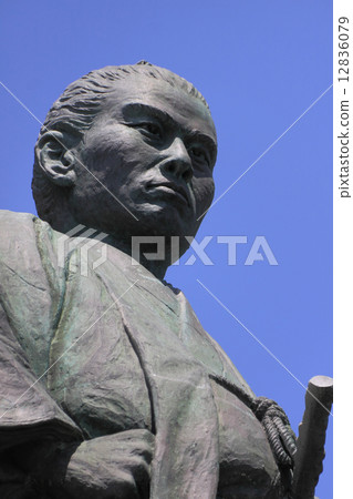 Statue of "Nakaoka Shintaro" standing against the Pacific Ocean at Muroto Cape 12836079