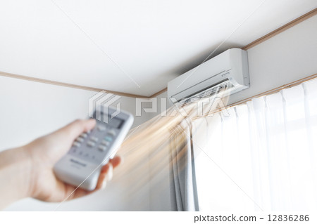 空調的熱空氣 12836286