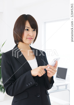 年輕的女士 12845261