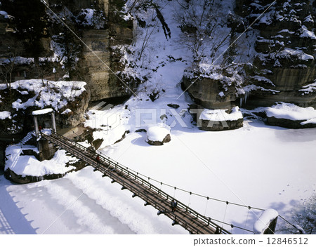 Hanging in the winter tower 12846512