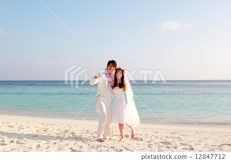 結婚新娘婚禮（情侶新婚婚紗禮服馬爾代夫熱帶南國外） 12847712