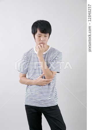 同時臉頰T思考 同時臉頰T思考 12848257