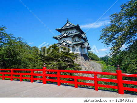 弘前城堡在夏末 12849352