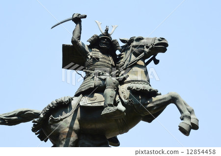 The horse statue of Yoshisada Nitta (Keio Line · Rotary of Minobaruhara station / Katamachi, Fuchu city, Tokyo) 12854458