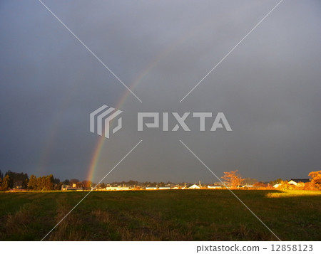 Rainbow cloud 12858123