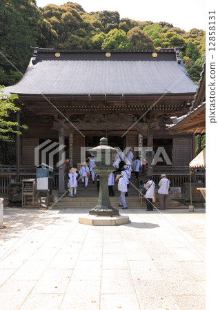 Shikoku Buddha No. 23 Buddhist 'Yingyo-ji' Hall Pilgrimage in front of the main hall 12858131