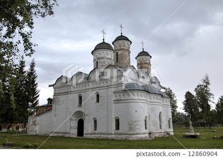 Rizopolozhensky monastery. Suzdal, Golden Ring of Russia. Rizopolozhensky monastery. Suzdal, Golden Ring of Russia. 12860904