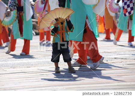 Yosakoi dancing kids Yosakoi dancing kids 12862730