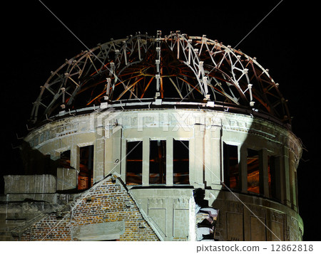 原子彈爆炸圓頂燈亮起 12862818