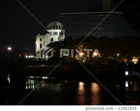 原子彈爆炸圓頂燈亮起 原子彈爆炸圓頂燈亮起 12862824