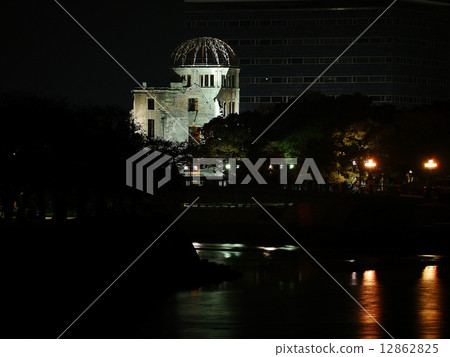 原子彈爆炸圓頂燈亮起 12862825