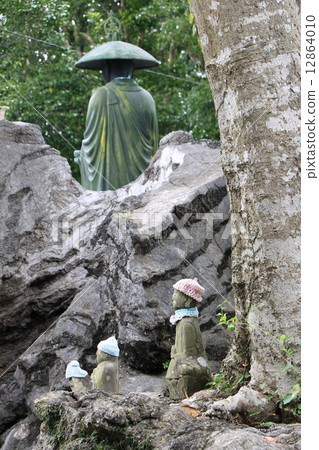 Shikoku Buddha 32nd Taguchi "Zen master Midori" A small Buddha enshrined behind Otoshi (Mizuko Jizo?) 12864010